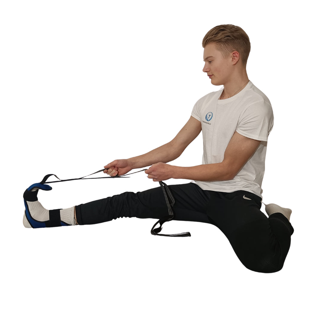 Kuvassa malli käyttämässä venyttelynauhaa plantaarifaskiittiin